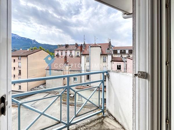 Appartement
                                                                                                                                                                                                                                                                                                                        1 pièce(s)                                                                                                                                                                                                                                                                                                                              19  m²