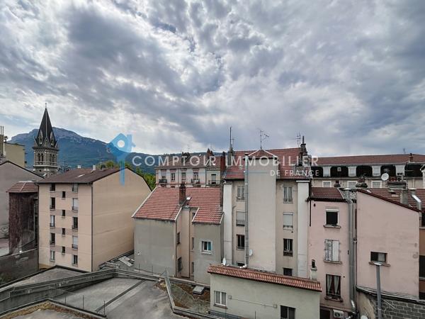 Appartement
                                                                                                                                                                                                                                                                                                                        1 pièce(s)                                                                                                                                                                                                                                                                                                                              19  m²