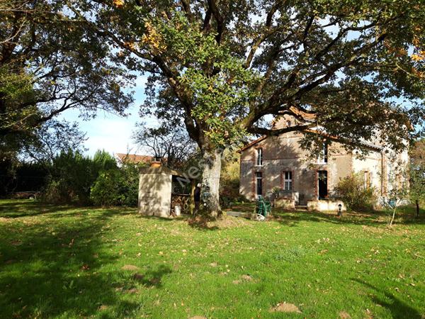 Maison à vendre 11 pièces - L'Herbergement