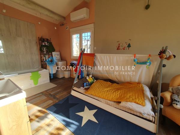 Villa
                                                                                                                                                                                                                                                                                                                        4 pièce(s)                                                                                                                                                                                                          3 chambre(s)                                                                                                                                                                                                          188  m²