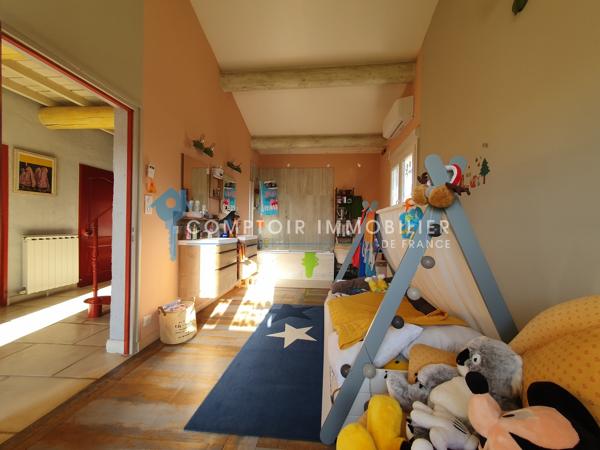 Villa
                                                                                                                                                                                                                                                                                                                        4 pièce(s)                                                                                                                                                                                                          3 chambre(s)                                                                                                                                                                                                          188  m²