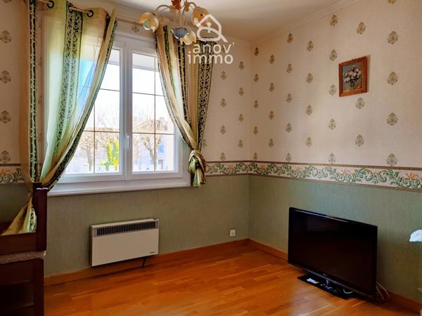 Maison
                                                                                                                                                                                                                                                                                                                        6 pièce(s)                                                                                                                                                                                                          4 chambre(s)                                                                                                                                                                                                          135  m²