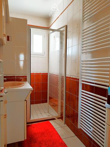Maison
                                                                                                                                                                                                                                                                                                                        6 pièce(s)                                                                                                                                                                                                          4 chambre(s)                                                                                                                                                                                                          135  m²