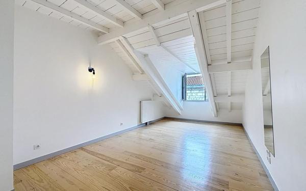 Appartement à vendre    2 pièces • 30,73 m2 Bayonne