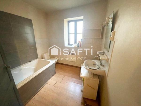 Maison à rénover plus grand espace de stockage