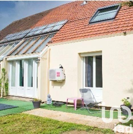 Maison traditionnelle 5 pièces de 96 m² à Étampes (91150)