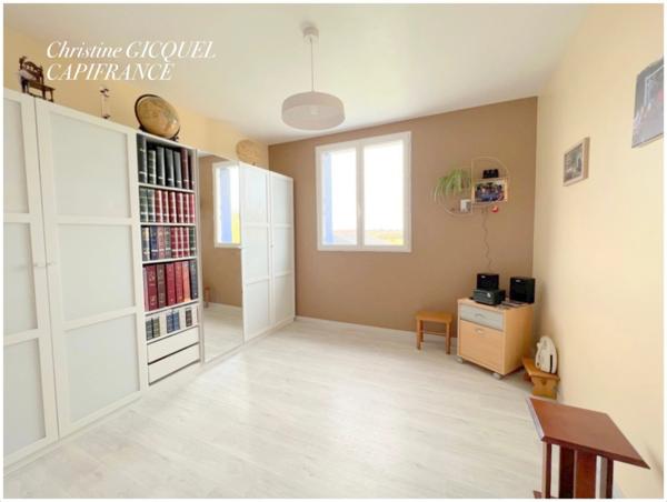 SAINT-NAZAIRE QUARTIER RESIDENTIEL FAMILIAL TOUT A PIED, à vendre MAISON 4 CHAMBRES, JARDIN CLOS, DEPENDANCES.