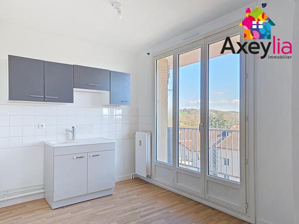 Le Coteau (42120) A LOUER - LE COTEAU - STUDIO AVEC BALCON ET STATIONNEMENT