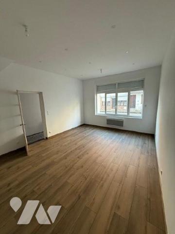 HESDIN, Maison d'habitation - Habitation de centre ville entièrement rénovée se composant d'un ...