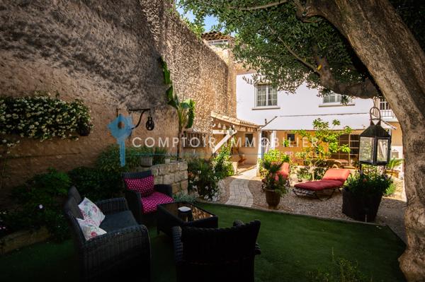 Maison de village
                                                                                                                                                                                                                                                                                                                        7 pièce(s)                                                                                                                                                                                                          4 chambre(s)                                                                                                                                                                                                          187  m²
