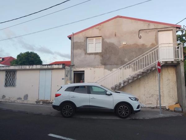 🏡 À VENDRE – Maison 2 niveaux à Baillif Guadeloupe, proche du centre et de toutes commodités.