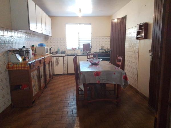 🏡 À VENDRE – Maison 2 niveaux à Baillif Guadeloupe, proche du centre et de toutes commodités.