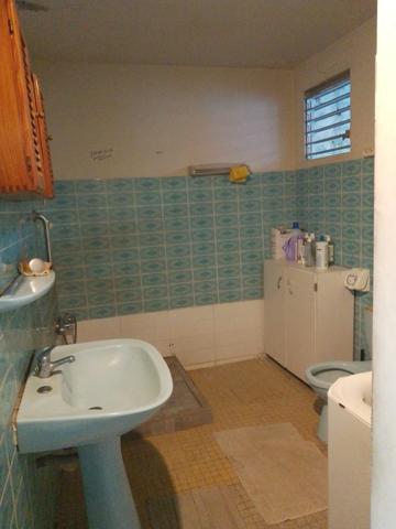🏡 À VENDRE – Maison 2 niveaux à Baillif Guadeloupe, proche du centre et de toutes commodités.