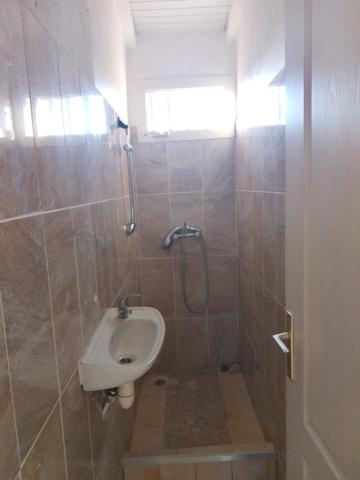 🏡 À VENDRE – Maison 2 niveaux à Baillif Guadeloupe, proche du centre et de toutes commodités.