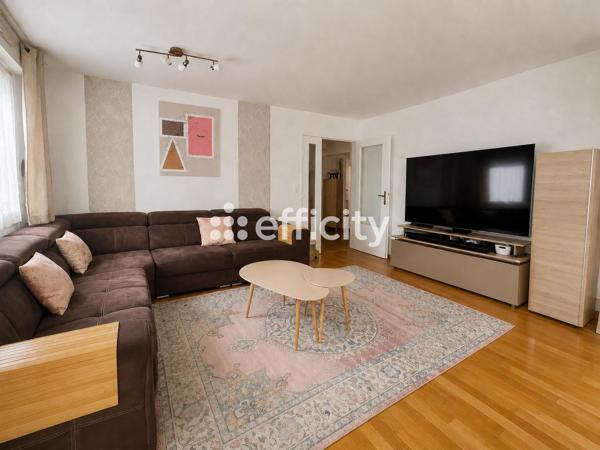 Appartement
         3 pièces
        - 82 m² Exclusivité 320 000 € *