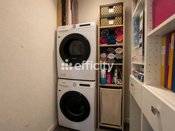 Appartement
         3 pièces
        - 82 m² Exclusivité 320 000 € *