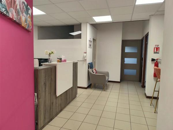 Location                                                      Local commercial
                        
                     6 pièces                      86 m2                     à Fort-de-France