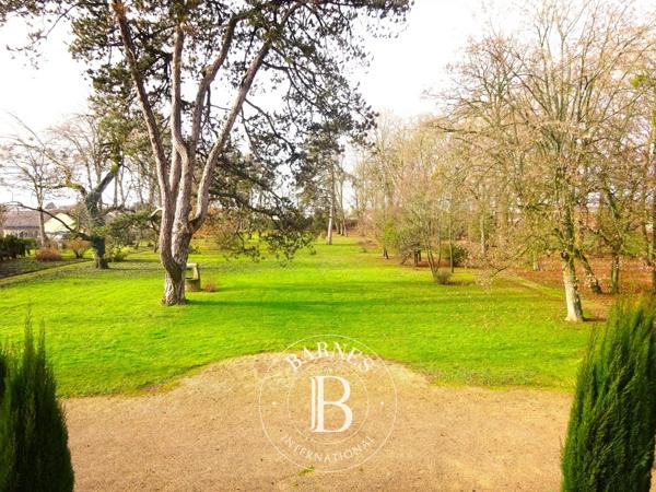 Chalon-sur-Saône, Propriété 7 Chambres -  660 m² à vendre
