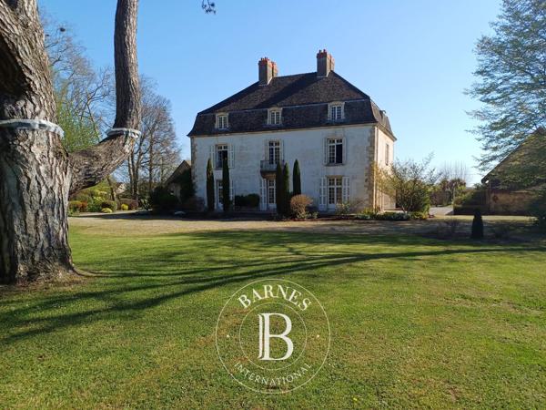 Chalon-sur-Saône, Propriété 7 Chambres -  660 m² à vendre