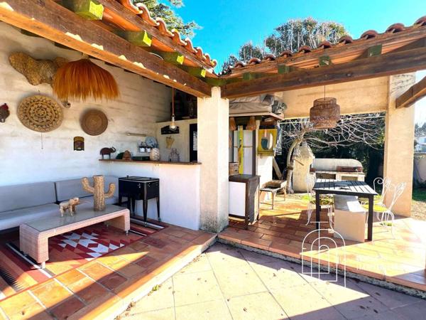 MAISON D'ARCHITECTE EN CAMPAGNE D'ARLES