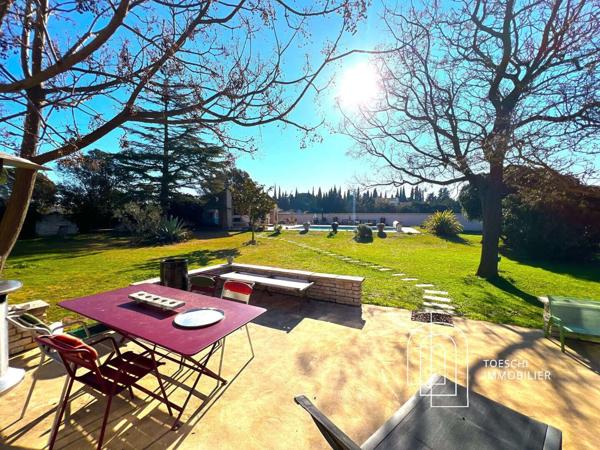 MAISON D'ARCHITECTE EN CAMPAGNE D'ARLES