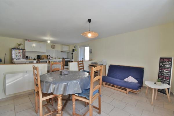 Belle propriété avec deux maisons sur 3430 m² de terrain arboré – Potentiel rare !