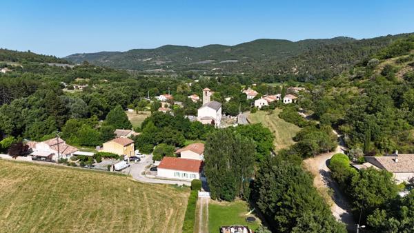 Belle propriété avec deux maisons sur 3430 m² de terrain arboré – Potentiel rare !