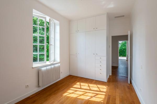 Sainte-Foy-lès-Lyon – Propriété bourgeoise rénovée avec terrain constructible de 6 093 m²