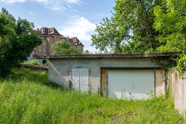 Sainte-Foy-lès-Lyon – Propriété bourgeoise rénovée avec terrain constructible de 6 093 m²