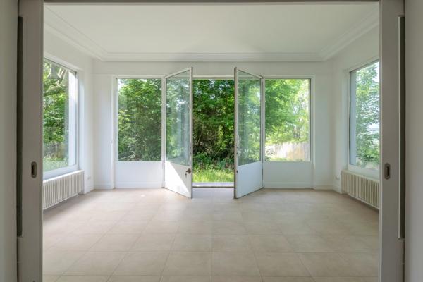 Sainte-Foy-lès-Lyon – Propriété bourgeoise rénovée avec terrain constructible de 6 093 m²
