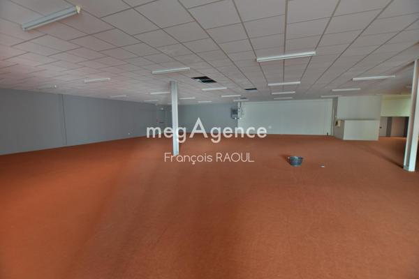 Local Commercial à VEZAC, 24220 - 5 pièces 900m²