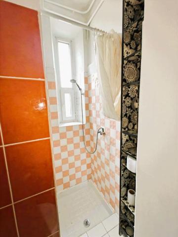 Enchère :T2 lumineux dernier étage avec vue sur la Bastille et le  Moucherotte . mizapri.com