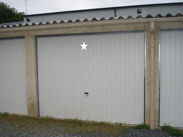 Parking / box FONTENAY LE COMTE - 13 m2