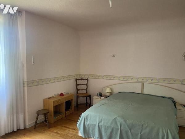 CHAMBRE ET SANITAIRES AU RDC/ GRAND JARDIN CLOS/ DPENDANCE