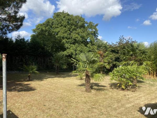 CHAMBRE ET SANITAIRES AU RDC/ GRAND JARDIN CLOS/ DPENDANCE