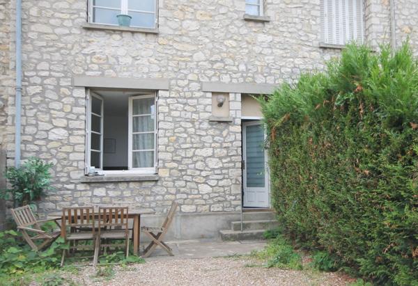 Immeuble Epernon 3 F2 avec parking pour investissement locatif.