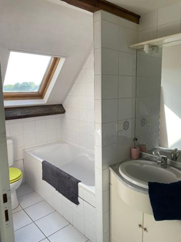 Immeuble Epernon 3 F2 avec parking pour investissement locatif.