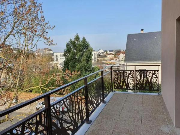 Appartement à louer 3 pièces 71.86m² Joué-lès-Tours (37300)