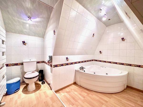 MARAINVILLER : charmante maison d'environ 172 m² avec piscine