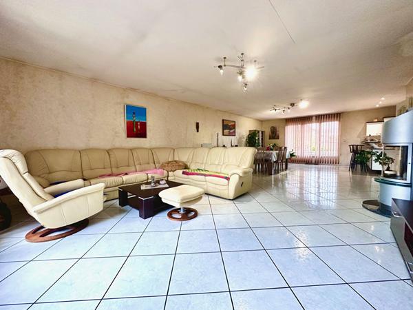 MARAINVILLER : charmante maison d'environ 172 m² avec piscine