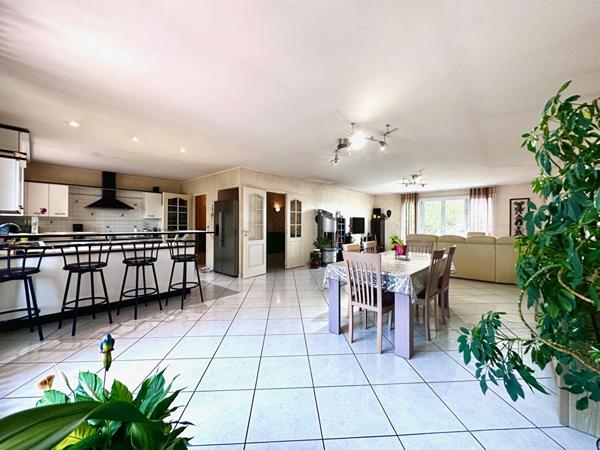 MARAINVILLER : charmante maison d'environ 172 m² avec piscine