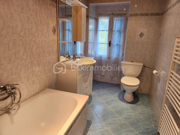 Maison en pierre de 193,91 m²