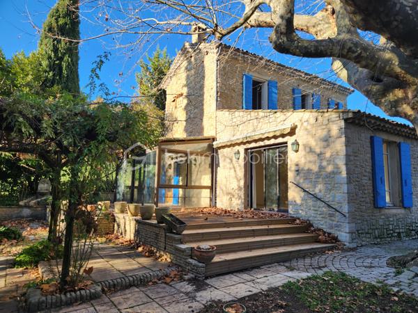 Maison en pierre de 193,91 m²