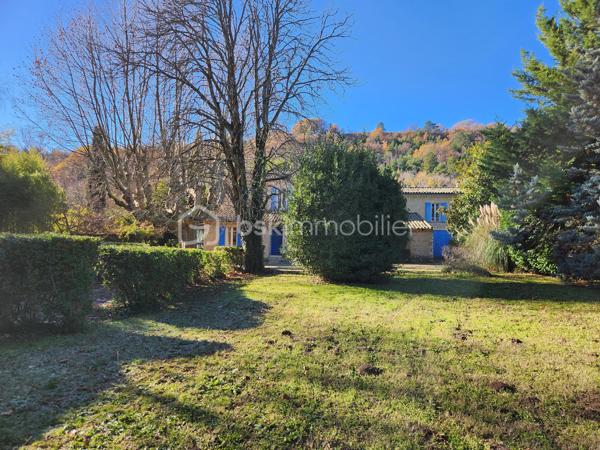 Maison en pierre de 193,91 m²