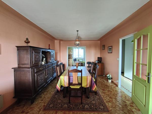 MAISON SUR SOUS-SOL DE 84M², 3 CHAMBRES, DEPENDANCE, TERRAIN 1219M²