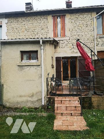 Chamouilley, maison de ville F4 avec terrain et garage