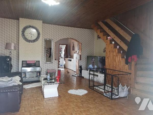 Chamouilley, maison de ville F4 avec terrain et garage