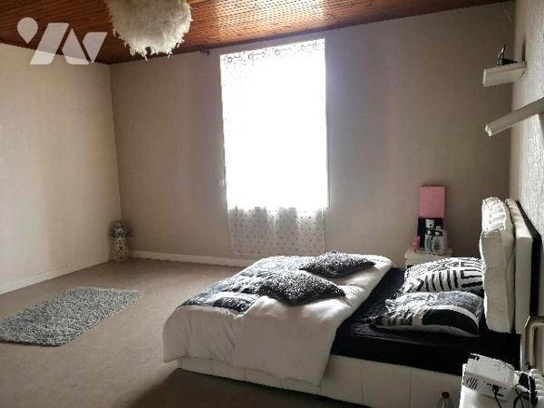 Chamouilley, maison de ville F4 avec terrain et garage