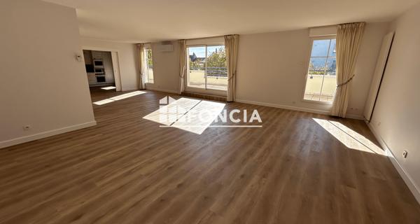 Location Appartement 3 pièces 145.38 m² - Laon 02000