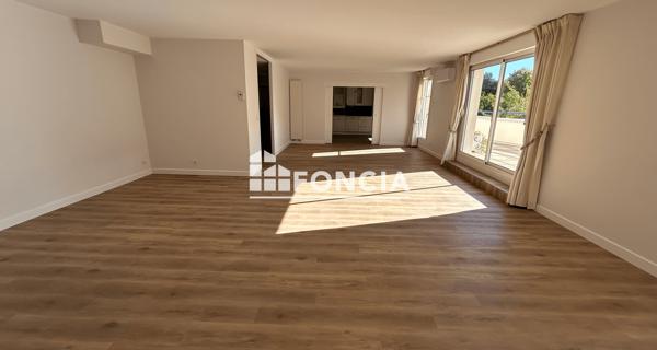 Location Appartement 3 pièces 145.38 m² - Laon 02000